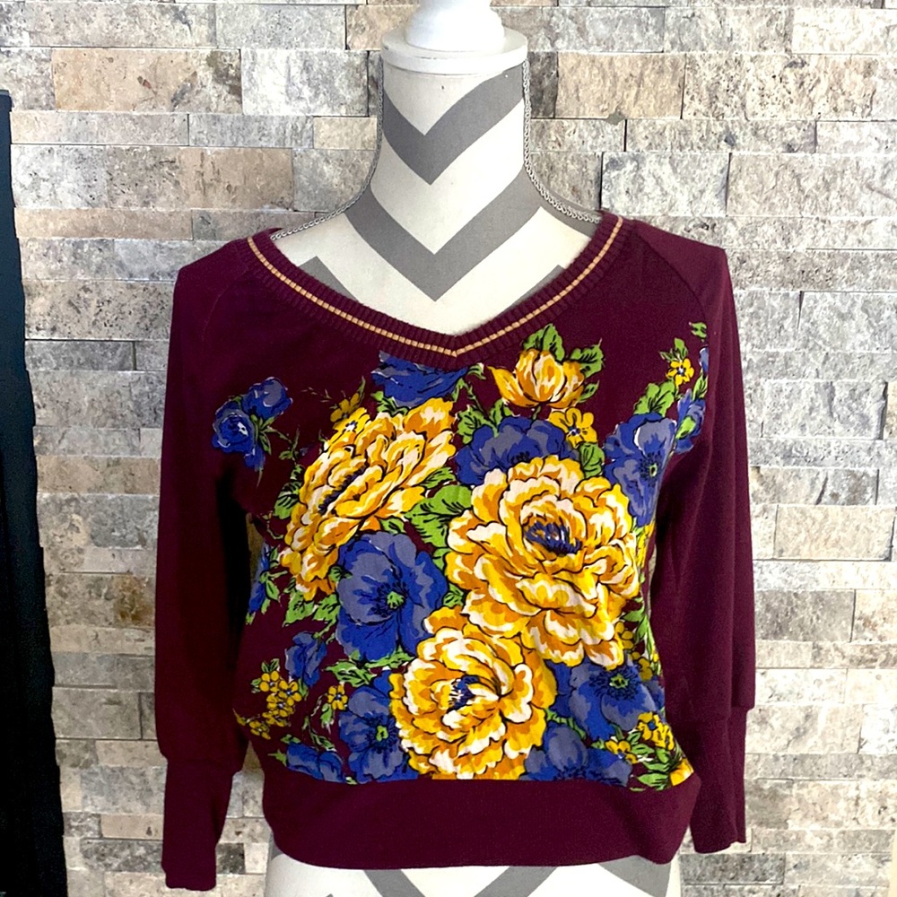 Anthropologie - V-neck, wine colored floral top